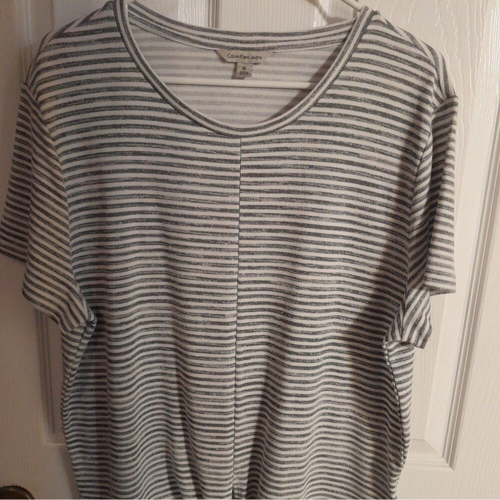 Calvin Klein striped top XL